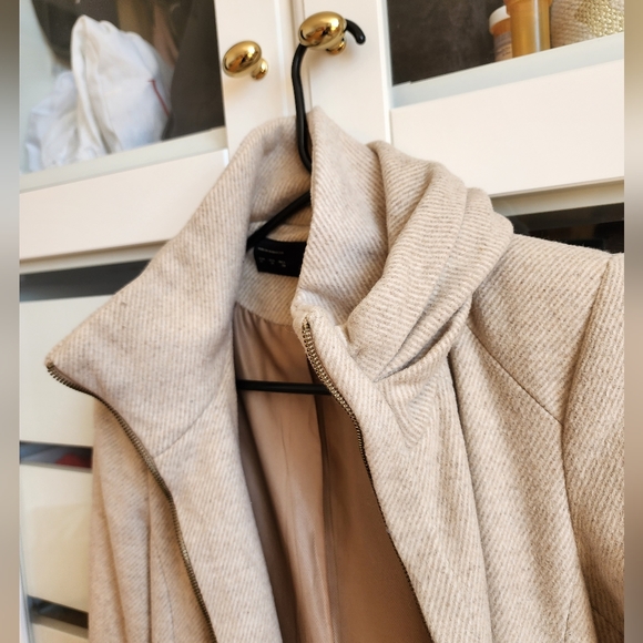 Ladies long winter coat - Picture 2 of 3